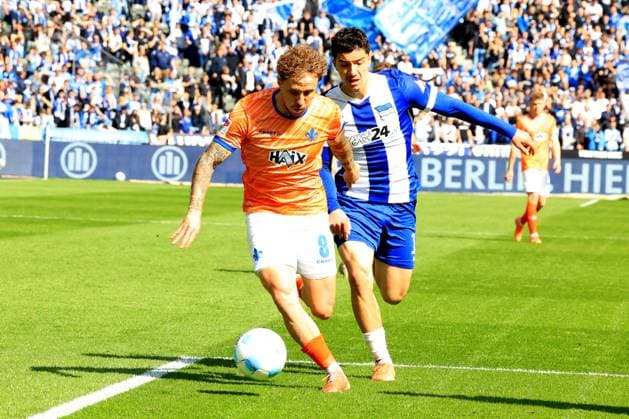 DEU, DFL, 2 FBL, Hertha BSC vs SV Darmstadt 98, 12 04 2025, Berliner Olympiastadion, Berlin, DEU, DFL, 2 FBL, Hertha BSC vs SV Darmstadt 98, im Bild Ibrahim Maza Hertha BSC Berlin 10 , Luca Marseiler Darmstadt 8 DFL regulations prohibit any use of Photographs as image sequences and or quasi video Foto Juergen Engler nordphoto GmbH nordphotoxGmbHx xEngler nph00076