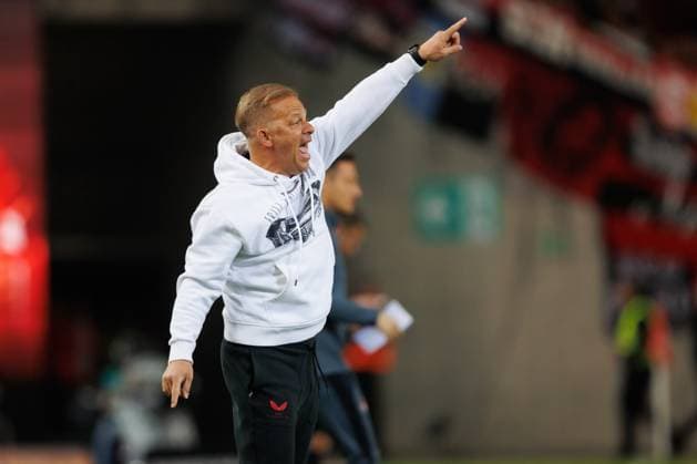 Markus Anfang Coach 1 FC Kaiserslautern gives instructions, 1 FC Kaiserslautern vs 1 FC Nuernberg, Football, 2 Bundesliga, Season 2024 2025, Matchday 29, 12 04 2025 1 FC Kaiserslautern vs 1 FC Nuernberg, Football, 2 Bundesliga, Season 2024 2025, Matchday 29, 12 04 2025 Copyright: xEibner-Pressefoto AlexanderxNeisx EP_ANS