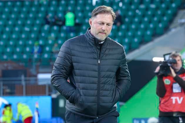 Coach Ralph Hasenhuettl VfL Wolfsburg looks dejected, Bundesliga, VfL Wolfsburg v RB Leipzig, Volkswagen Arena, April 11, 2025 in Wolfsburg, Germany Photo by Marco Steinbrenner DeFodi Images Coach Ralph Hasenhuettl VfL Wolfsburg looks dejected, Bundesliga, VfL Wolfsburg v RB Leipzig, Volkswagen Arena, April 11, 2025 in Wolfsburg, Germany Photo by Marco Steinbrenner DeFodi Images DFL regulations prohibit any use of photographs as image sequences and or quasi video