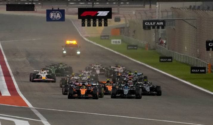 13 04 2025, Bahrain International Circuit, Sakhir, Formula 1 Gulf Air Bahrain Grand Prix 2025 ,in picture Race start , Oscar Piastri AUS , McLaren F1 Team, Charles Leclerc MCO , Scuderia Ferrari HP, George Russell GBR , Mercedes AMG Petronas Formula One Team, Lando Norris GBR , Lewis Hamilton GBR , Carlos Sainz Jr ESP , Atlassian Williams Racing, Max Verstappen NLD , Oracle Red Bull Racing, Yuki Tsunoda JPN Photo by Hasan Bratic DeFodi Images
