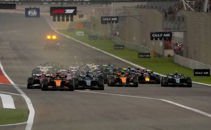 13 04 2025, Bahrain International Circuit, Sakhir, Formula 1 Gulf Air Bahrain Grand Prix 2025 ,in picture Race start , Oscar Piastri AUS , McLaren F1 Team, Charles Leclerc MCO , Scuderia Ferrari HP, George Russell GBR , Mercedes AMG Petronas Formula One Team, Lando Norris GBR , Lewis Hamilton GBR , Carlos Sainz Jr ESP , Atlassian Williams Racing, Max Verstappen NLD , Oracle Red Bull Racing, Yuki Tsunoda JPN Photo by Hasan Bratic DeFodi Images