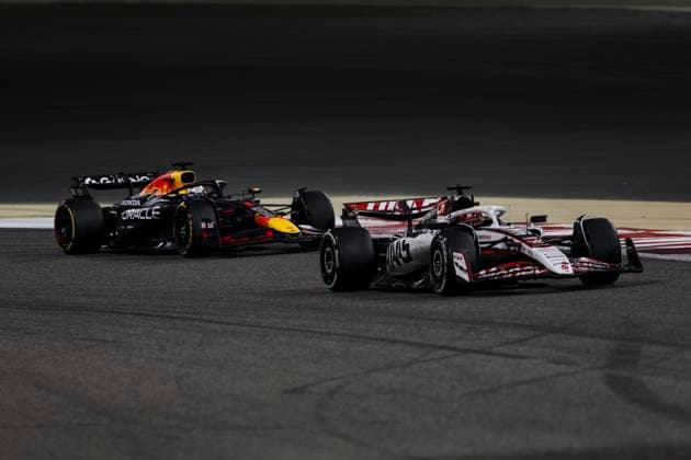 F1 - BAHRAIN GRAND PRIX 2025 31 OCON Esteban (fra), Haas F1 Team VF-25 Ferrari, action 01 VERSTAPPEN Max (nld), Red Bull Racing RB21, action during the Formula 1 Gulf Bahrain Grand Prix 2025, 4th round of the 2025 FIA Formula One World Championship, WM, Weltmeisterschaft from April 11 to 13, 2025 on the Bahrain International Circuit, in Sakhir, Bahrain - SakhirBahrain Copyright: xXavixBonillax