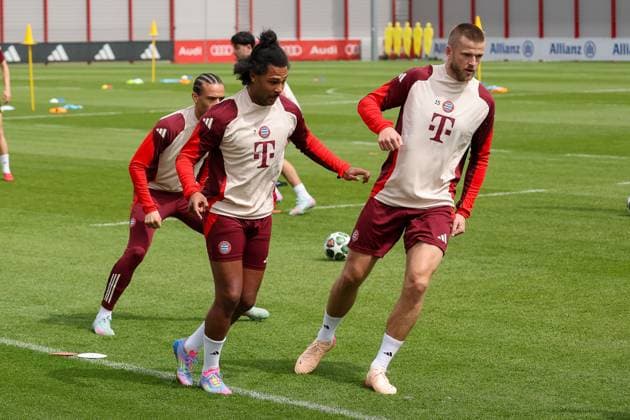 Serge Gnabry FC Bayern Muenchen, 07 with Eric Dier FC Bayern Muenchen, 15 and Leroy Sane FC Bayern Muenchen, 10 , GER, Final training, FC Bayern Muenchen, Football, UEFA Champions League, Quarter-final second leg, 2024 2025 season, 15 04 2025, GER, Final training, FC Bayern Muenchen, Football, UEFA Champions League, Quarter-final second leg, 2024 2025 season, 15 04 2025 Muenchen Copyright: xEibner-Pressefoto JennixMaulx EP_JML