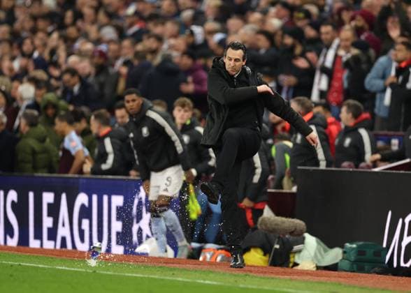 Unai Emery Manager of Aston Villa kicks a water bottle. Aston Villa v Paris Saint-Germain, UEFA Champions League, Quarter-Finals, 2nd Leg, Football, Villa Park, Birmingham, UK - 15 Apr 2025 EDITORIAL USE ONLY No use with unauthorised audio, video, data, fixture lists, club league logos or live services. Online in-match use limited to 120 images, no video emulation. No use in betting, games or single club league player publications. Copyright: xRyanxBrowne Shutterstockx 15253922ec