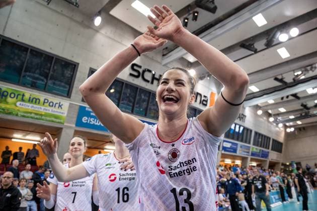 Stamatia Kyparissi Dresdner SC, 13 joy, jubilation, laughter, visibly relieved GER, Allianz MTV Stuttgart Dresdner SC, Volleyball Bundesliga, VBL, 2024 2025 season, 16 04 2025 GER, Allianz MTV Stuttgart Dresdner SC, Volleyball Bundesliga, VBL, 2024 2025 season, 16 04 2025 Stuttgart Copyright: xSandyxDinkelackerx EP_SDR