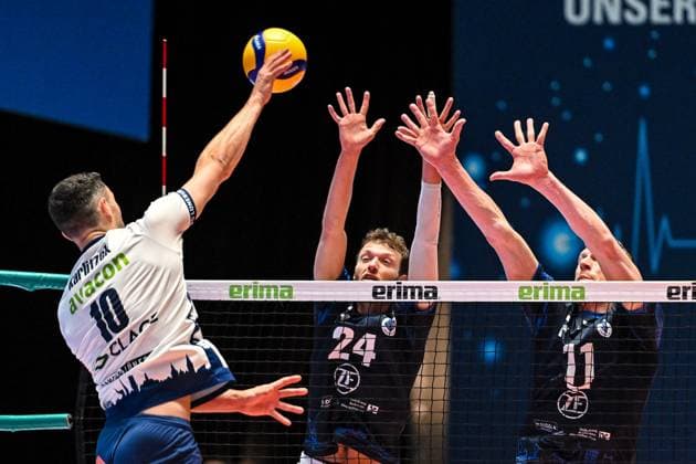 GER, VBL, VfB Friedrichshafen vs SVG Lüneburg 16 04 2025, Spacetech Arena, Friedrichshafen, GER, VBL, VfB Friedrichshafen vs SVG Lüneburg, pictured Lorenz Karlitzek Lueneburg, 10 , Wessel Keemink Friedrichshafen, 24 , Marcus Böhme Boehme Friedrichshafen, 11 nordphotoxGmbHx xHafner nph00200
