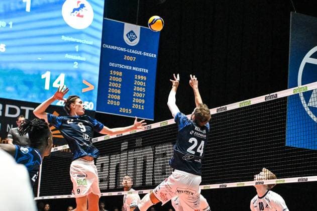 GER, VBL, VfB Friedrichshafen vs SVG Lüneburg 16 04 2025, Spacetech Arena, Friedrichshafen, GER, VBL, VfB Friedrichshafen vs SVG Lüneburg, pictured Severi Savonsalmi Friedrichshafen, 9 , Wessel Keemink Friedrichshafen, 24 nordphotoxGmbHx xHafner nph00200