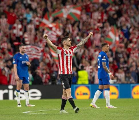 Oihan Sancet of Athletic Bilbao celebrates scoring his sides first goal during the UEFA Europa League Quarter-Final Second Leg match at Estadio de San Mames, Bilbao. Athletic Bilbao v Rangers, UEFA Europa League, Quarter Final, First Leg, Football, Estadio de San Mams, Bilbao, Spain - 17 Apr 2025 EDITORIAL USE ONLY No use with unauthorised audio, video, data, fixture lists, club league logos or live services. Online in-match use limited to 120 images, no video emulation. No use in betting, games or single club league player publications. Copyright: xNickerson RangersxF Shutterstockx 15256553di