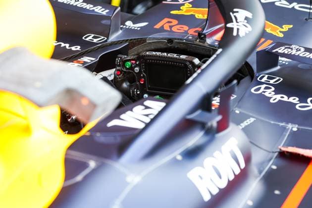 F1 - SAUDI ARABIAN GRAND PRIX 2025 Red Bull Racing RB21, mechanical detail, steering wheel, volant, during the Formula 1 STC Saudi Arabian Grand Prix 2025, 5th round of the 2025 FIA Formula One World Championship, WM, Weltmeisterschaft from April 18 to 20, 2025 on the Jeddah Corniche Circuit, in Jeddah, Saudi Arabia - JeddahSaudi Arabia Copyright: xANTONINxVINCENTx