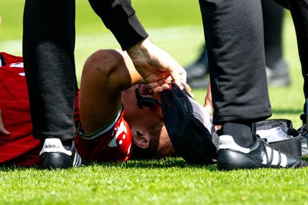 Nicolo Tresoldi Hannover 96, 09 injured on the ground, GER, SV Darmstadt 98 vs Hannover 96, 2 Bundesliga, Football, Matchday 30, Season 2024 2025, 20 04 2025 DFL REGULATIONS PROHIBIT ANY USE OF PHOTOGRAPHS as IMAGE SEQUENCES and or QUASI VIDEO GER, SV Darmstadt 98 vs Hannover 96, 2 Bundesliga, Football, Matchday 30, Season 2024 2025, 20 04 2025 Darmstadt Copyright: xEibner-Pressefoto FlorianxWiegandx EP_FWD