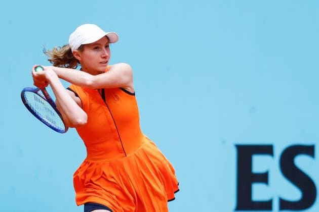 April 22, 2025, Madrid, Madrid, SPAIN: Cristina Bucsa of Spain in action against Francesca Jones of the United Kingdom during the Mutua Madrid Open 2025, ATP, Tennis Herren Masters 1000 and WTA, Tennis Damen 1000, tennis tournament celebrated at Caja Magica on April 22, 2025 in Madrid, Spain. Madrid SPAIN - ZUMAa181 20250422_zaa_a181_116 Copyright: xDennisxAgyemanx