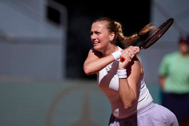 April 23, 2025, Madrid, Madrid, SPAIN: Petra Kvitova of Czech Republic in action against Katie Volynets of USA during the Mutua Madrid Open 2025, ATP, Tennis Herren Masters 1000 and WTA, Tennis Damen 1000, tennis tournament celebrated at Caja Magica on April 23, 2025 in Madrid, Spain. Madrid SPAIN - ZUMAa181 20250423_zaa_a181_033 Copyright: xOscarxJ.xBarrosox