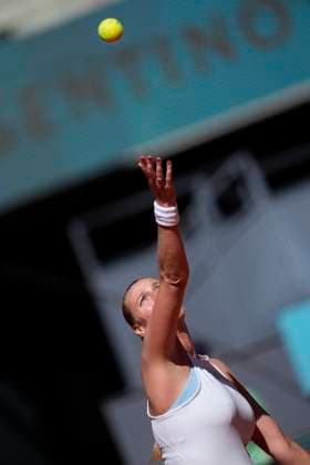 April 23, 2025, Madrid, Madrid, SPAIN: Petra Kvitova of Czech Republic in action against Katie Volynets of USA during the Mutua Madrid Open 2025, ATP, Tennis Herren Masters 1000 and WTA, Tennis Damen 1000, tennis tournament celebrated at Caja Magica on April 23, 2025 in Madrid, Spain. Madrid SPAIN - ZUMAa181 20250423_zaa_a181_039 Copyright: xOscarxJ.xBarrosox