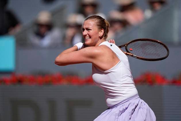 April 23, 2025, Madrid, Madrid, SPAIN: Petra Kvitova of Czech Republic in action against Katie Volynets of USA during the Mutua Madrid Open 2025, ATP, Tennis Herren Masters 1000 and WTA, Tennis Damen 1000, tennis tournament celebrated at Caja Magica on April 23, 2025 in Madrid, Spain. Madrid SPAIN - ZUMAa181 20250423_zaa_a181_040 Copyright: xOscarxJ.xBarrosox