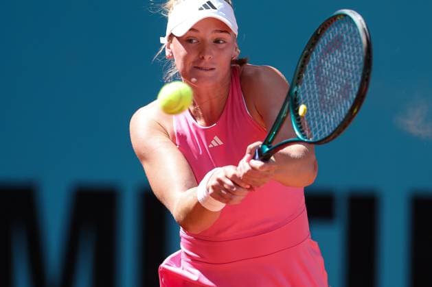 April 23, 2025, Madrid, Madrid, SPAIN: Ashlyn Krueger of USA in action against Anastasia Potapova of Rusia during the Mutua Madrid Open 2025, ATP, Tennis Herren Masters 1000 and WTA, Tennis Damen 1000, tennis tournament celebrated at Caja Magica on April 23, 2025 in Madrid, Spain. Madrid SPAIN - ZUMAa181 20250423_zaa_a181_200 Copyright: xIrinaxR.xHipolitox