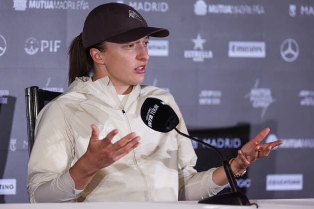 April 23, 2025, Madrid, Madrid, SPAIN: Iga Swiatek of Poland attends her press conference, PK, Pressekonferenz during the Mutua Madrid Open 2025, ATP, Tennis Herren Masters 1000 and WTA, Tennis Damen 1000, tennis tournament celebrated at Caja Magica on April 23, 2025 in Madrid, Spain. Madrid SPAIN - ZUMAa181 20250423_zaa_a181_207 Copyright: xIrinaxR.xHipolitox