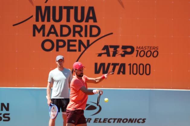April 24, 2025, Madrid, Madrid, Spain: Novak Djokovic of Serbia practices during the Mutua Madrid Open 2025, ATP, Tennis Herren Masters 1000 and WTA, Tennis Damen 1000 tennis tournament, celebrated at Caja Magica on April 24, 2025 in Madrid, Spain. Madrid Spain - ZUMAa181 20250424_zaa_a181_125 Copyright: xIrinaxR.xHipolitox