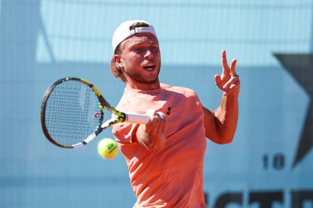 April 24, 2025, Madrid, Madrid, Spain: Alexandre Muller of France in action against David Goffin of Belgium during the Mutua Madrid Open 2025, ATP, Tennis Herren Masters 1000 and WTA, Tennis Damen 1000 tennis tournament, celebrated at Caja Magica on April 24, 2025 in Madrid, Spain. Madrid Spain - ZUMAa181 20250424_zaa_a181_188 Copyright: xIrinaxR.xHipolitox