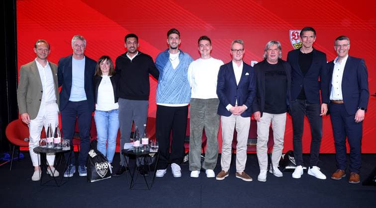 BAU 24 04 2025 Stuttgart Football Talk Format Bundesliga meets Basis , f l Rouven Kasper Board Member Marketing and Sales VfB Stuttgart , Moderator Tom Bartels, Referee Melissa Joos, Referee Kadir Yagci, Atakan Karazor Captain VfB Stuttgart , Leon Pachonick Captain ABV Stuttgart , Chairman Alexander Wehrle VfB Stuttgart , Ronny Zimmermann First Vice President of the DFB , Referee Deniz Aytekin, Knut Kircher Chief Referee DFB