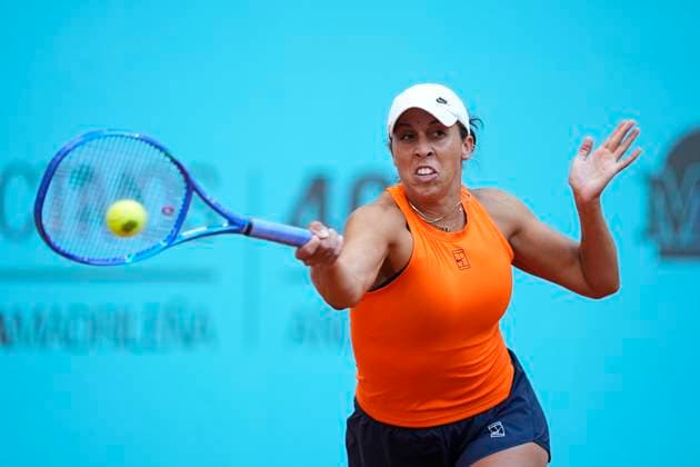 April 24, 2025, Madrid, Madrid, Spain: Madison Keys of USA in action against Lucia Bronzetti of Italy during the Mutua Madrid Open 2025, ATP, Tennis Herren Masters 1000 and WTA, Tennis Damen 1000 tennis tournament, celebrated at Caja Magica on April 24, 2025 in Madrid, Spain. Madrid Spain - ZUMAa181 20250424_zaa_a181_293 Copyright: xOscarxJ.xBarrosox