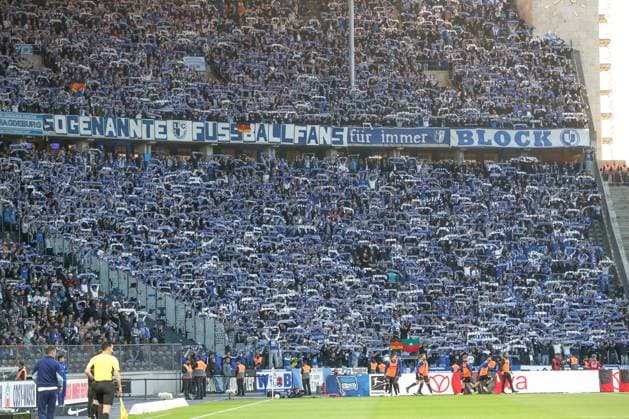 25 04 2025, xtgx, Soccer 2 Bundesliga, Hertha BSC Berlin 1 FC Magdeburg emspor, v l symbol photo, symbol image, symbol, fans, spectators, audience, Magdeburg DFL DFB REGULATIONS PROHIBIT ANY USE OF PHOTOGRAPHS as IMAGE SEQUENCES and or QUASI VIDEO Berlin