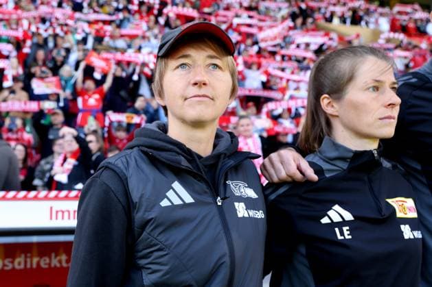 DEU, 2 BL, Frauen, 1 FC Union vs Borussia Moenchengladbach, 27 04 2025, Stadion Alte Foersterei, Berlin, DEU, 2 BL, Frauen, 1 FC Union vs Borussia Moenchengladbach, im Bild Cheftrainerin Ailien Poese 1 FC Union Berlin DFL regulations prohibit any use of Photographs as image sequences and or quasi video nordphotoxGmbHx xEngler nph00076