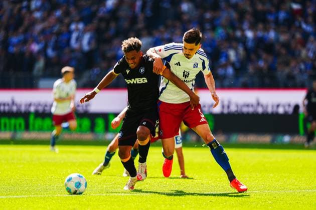 Bambase Conte Karlsruher SC, 31 , Dennis Hadzikadunic Hamburger SV, 05 GER, Hamburger SV vs Karlsruher SC, Football, 2 Bundesliga, Matchday 31, Season 2024 2025, 27 04 2025 DFL REGULATIONS PROHIBIT ANY USE OF PHOTOGRAPHS AS IMAGE SEQUENCES AND OR QUASI VIDEO GER, Hamburger SV vs Karlsruher SC, Football, 2 Bundesliga, Matchday 31, Season 2024 2025, 27 04 2025 Hamburg Copyright: xEibner-Pressefoto MarcelxvonxFehrnx EP_MFN