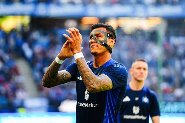 Davie Selke Hamburger SV, 27 GER, Hamburger SV vs Karlsruher SC, Football, 2 Bundesliga, Matchday 31, Season 2024 2025, 27 04 2025 DFL REGULATES PROHIBIT ANY USE OF PHOTOGRAPHS AS IMAGE SEQUENCES AND OR QUASI VIDEO GER, Hamburger SV vs Karlsruher SC, Football, 2 Bundesliga, Matchday 31, Season 2024 2025, 27 04 2025 Hamburg Copyright: xEibner-Pressefoto MarcelxvonxFehrnx EP_MFN