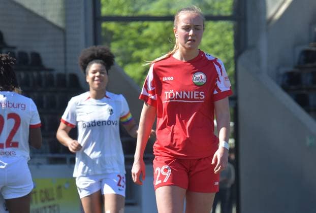 27 04 2025, Soccer, GER, 2 WOMEN BUNDESLIGA, Season 2024 2025, Matchday 23, TÖNNIES ARENA, RHEDA WIEDENBRÜCK FSV Gütersloh SC Freiburg II 0 4 Nele Schmidt FSV Gütersloh is disappointed after the 0 2, Action, Single image, Cross, Facial expression, Gesture, Disappointed, Disappointment