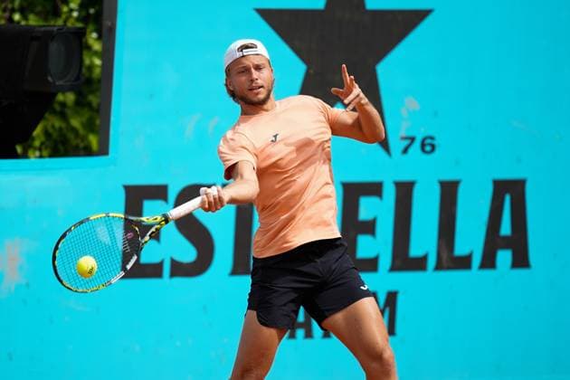 April 29, 2025, Madrid, Madrid, spain: Alexandre Muller of France plays against Frances Tiafoe of the USA during the Mutua Madrid Open 2025, ATP, Tennis Herren Masters 1000 and WTA, Tennis Damen 1000, tennis tournament celebrated at Caja Magica on April 29, 2025 in Madrid, Spain. Madrid spain - ZUMAa181 20250429_zaa_a181_243 Copyright: xDennisxAgyemanx