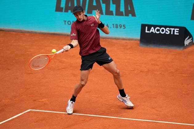 April 30, 2025, Madrid, Madrid, Spain: Matteo Arnaldi of Italy plays against Frances Tiafoe of USA during the Mutua Madrid Open 2025, ATP, Tennis Herren Masters 1000 and WTA, Tennis Damen 1000, tennis tournament celebrated at Caja Magica on April 30, 2025 in Madrid, Spain. Madrid Spain - ZUMAa181 20250430_zaa_a181_046 Copyright: xDennisxAgyemanx