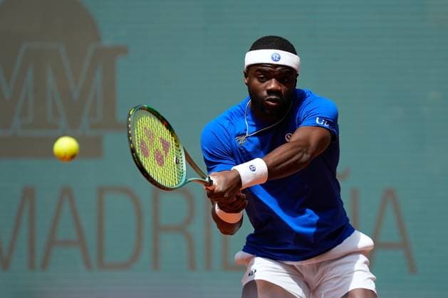April 30, 2025, Madrid, Madrid, Spain: Frances Tiafoe of USA plays against Matteo Arnaldi of Italy during the Mutua Madrid Open 2025, ATP, Tennis Herren Masters 1000 and WTA, Tennis Damen 1000, tennis tournament celebrated at Caja Magica on April 30, 2025 in Madrid, Spain. Madrid Spain - ZUMAa181 20250430_zaa_a181_054 Copyright: xDennisxAgyemanx