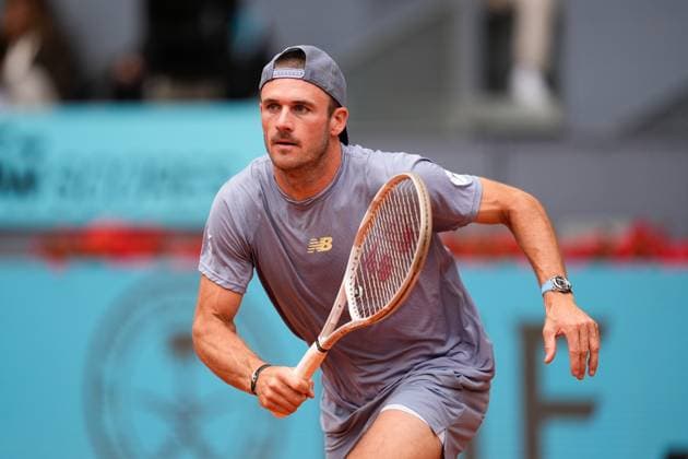 April 30, 2025, Madrid, Madrid, Spain: Tommy Paul of USA plays against Jack Draper of Great Britain during the Mutua Madrid Open 2025, ATP, Tennis Herren Masters 1000 and WTA, Tennis Damen 1000, tennis tournament celebrated at Caja Magica on April 30, 2025 in Madrid, Spain. Madrid Spain - ZUMAa181 20250430_zaa_a181_210 Copyright: xDennisxAgyemanx