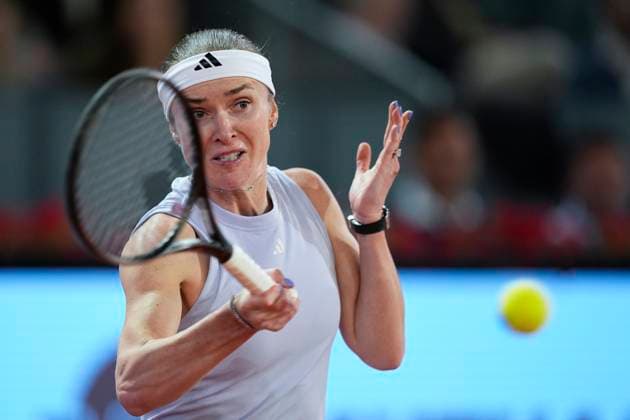 May 1, 2025, Madrid, Madrid, Spain: Elina Svitolina of Ukraine in action against Aryna Sabalenka of Belarus during the Mutua Madrid Open 2025, ATP, Tennis Herren Masters 1000 and WTA, Tennis Damen 1000 tennis tournament, celebrated at Caja Magica on May 01, 2025 in Madrid, Spain. Madrid Spain - ZUMAa181 20250501_zaa_a181_318 Copyright: xOscarxJ.xBarrosox