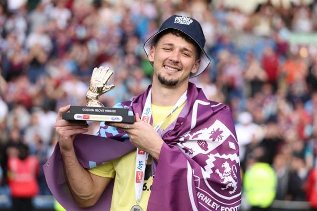 Goalkeeper James Trafford of Burnley with the Golden Glove award. Burnley v Millwall, EFL Sky Bet Championship, Football, Turf Moor, Burnley, UK - 03 May 2025 EDITORIAL USE ONLY No use with unauthorised audio, video, data, fixture lists, club league logos or live services. Online in-match use limited to 120 images, no video emulation. No use in betting, games or single club league player publications. Copyright: xRyanxBrowne Shutterstockx 15280659dl