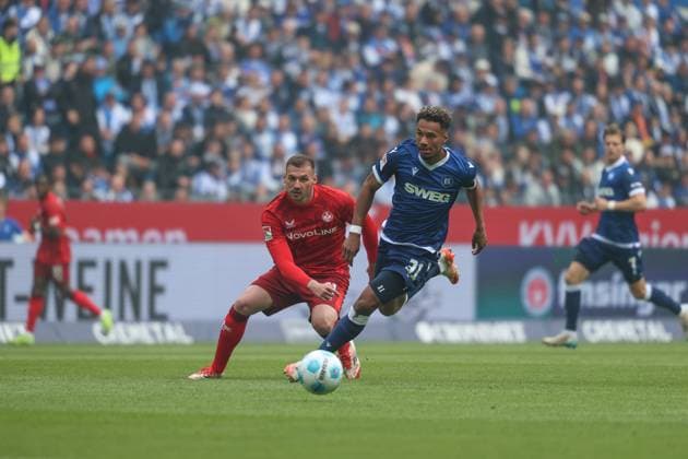 Bambase Conte Karlsruher SC, 31 presses Luca Sirch 1 FC Kaiserslautern, 31 , Karlsruher SC vs 1 FC Kaiserslautern, 2 Bundesliga, 32 Matchday, 2024 2025, 04 05 2025, DFL REGULATES PROHIBIT ANY USE OF PHOTOGRAPHS AS IMAGE SEQUENCES AND OR QUASI VIDEO, Karlsruher SC vs 1 FC Kaiserslautern, 2 Bundesliga, 32 Matchday, 2024 2025, 04 05 2025 Karlsruhe Copyright: xEibner-Pressefoto JanxPrihodax EP_JPA