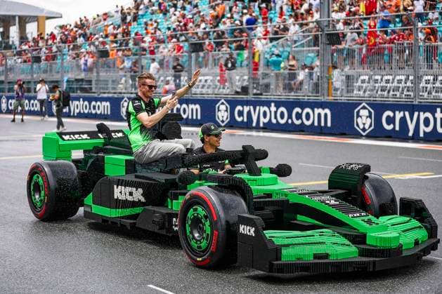 F1 - MIAMI GRAND PRIX 2025 Drivers parade BORTOLETO Gabriel (bra), Stake F1 Team Kick C45, HULKENBERG Nico (ger), Stake F1 Team Kick C45, portrait during the Formula 1 Crypto.com Miami Grand Prix 2025, 6th round of the 2025 FIA Formula One World Championship, WM, Weltmeisterschaft from May 2 to 4, 2025 on the Miami International Autodrome, in Miami Gardens, Florida, United States of America - Miami GardensUnited States Copyright: xEricxAlonsox