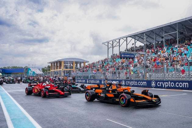 F1 - MIAMI GRAND PRIX 2025 Drivers parade, NORRIS Lando (gbr), McLaren F1 Team MCL39, PIASTRI Oscar (aus), McLaren F1 Team MCL39, HAMILTON Lewis (gbr), Scuderia Ferrari SF-25, LECLERC Charles (mco), Scuderia Ferrari SF-25, portrait during the Formula 1 Crypto.com Miami Grand Prix 2025, 6th round of the 2025 FIA Formula One World Championship, WM, Weltmeisterschaft from May 2 to 4, 2025 on the Miami International Autodrome, in Miami Gardens, Florida, United States of America - Miami GardensUnited States Copyright: xEricxAlonsox