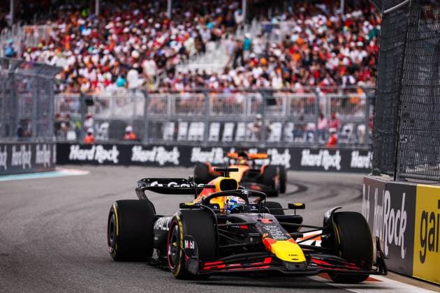 F1 - MIAMI GRAND PRIX 2025 01 VERSTAPPEN Max (nld), Red Bull Racing RB21, action 81 PIASTRI Oscar (aus), McLaren F1 Team MCL39, action during the Formula 1 Crypto.com Miami Grand Prix 2025, 6th round of the 2025 FIA Formula One World Championship, WM, Weltmeisterschaft from May 2 to 4, 2025 on the Miami International Autodrome, in Miami Gardens, Florida, United States of America - Miami GardensUnited States Copyright: xEricxAlonsox