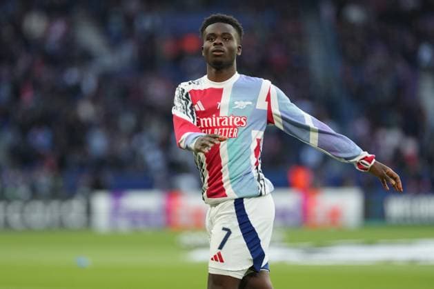 Bukayo Saka of Arsenal warms up before the match Paris Saint-Germain v Arsenal, UEFA Champions League, Semi Final, Second Leg, Football, Parc des Princes, Paris, France - 07 May 2025 EDITORIAL USE ONLY No use with unauthorised audio, video, data, fixture lists, club league logos or live services. Online in-match use limited to 120 images, no video emulation. No use in betting, games or single club league player publications. Copyright: xDavexWinter Shutterstockx 15288067k