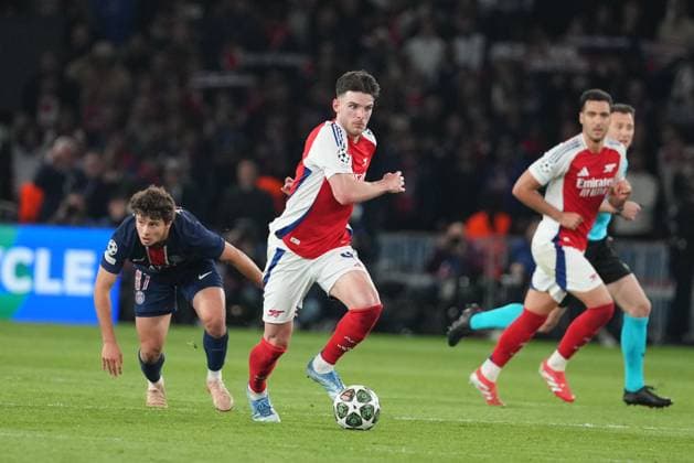 Declan Rice of Arsenal drives forward Paris Saint-Germain v Arsenal, UEFA Champions League, Semi Final, Second Leg, Football, Parc des Princes, Paris, France - 07 May 2025 EDITORIAL USE ONLY No use with unauthorised audio, video, data, fixture lists, club league logos or live services. Online in-match use limited to 120 images, no video emulation. No use in betting, games or single club league player publications. Copyright: xDavexWinter Shutterstockx 15288067ba