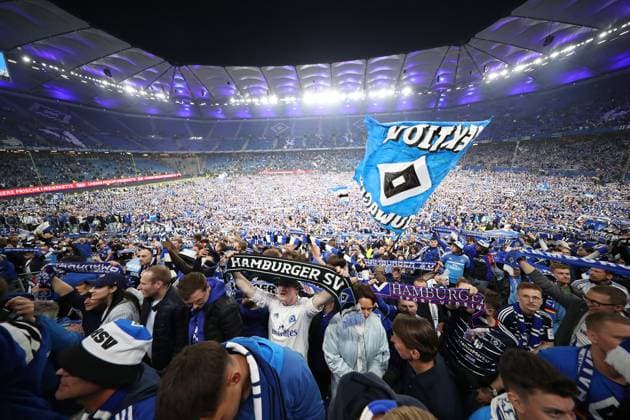 10 05 2025, xtgx, Soccer 2 Bundesliga, Hamburger SV SSV Ulm 1846 Fußball v l Cheers about the promotion by the fans, scarves, atmosphere, jerseys, Ultras, spectators, visitors, Hamburger SV DFL DFB REGULATIONS PROHIBIT ANY USE OF PHOTOGRAPHS as IMAGE SEQUENCES and or QUASI VIDEO Hamburg