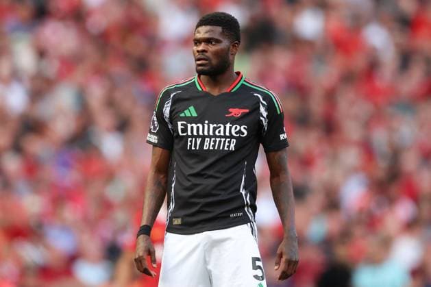 Thomas Partey of Arsenal Liverpool v Arsenal, Premier League, Football, Anfield, Liverpool, UK - 11 May 2025 EDITORIAL USE ONLY No use with unauthorised audio, video, data, fixture lists, club league logos or live services. Online in-match use limited to 120 images, no video emulation. No use in betting, games or single club league player publications. Copyright: xPaulxGreenwood Shutterstockx 15292582dn