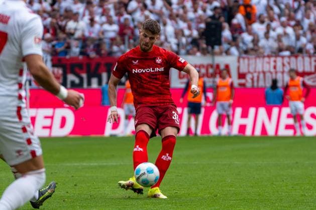 Pass by Jan Elvedi 1 FC Kaiserslautern, 33 1 FC Koeln vs 1 FC Kaiserslautern, Football, 2 Bundesliga, Matchday 34, Season 2024 2025, 18 05 2025 DFL REGULATIONS PROHIBIT ANY USE OF PHOTOGRAPHS AS IMAGE SEQUENCES AND OR QUASI VIDEO 1 FC Koeln vs 1 FC Kaiserslautern, Football, 2 Bundesliga, Matchday 34, Season 2024 2025, 18 05 2025 Koeln Copyright: xEibner-Pressefoto JustinxDerondex EP_JDU