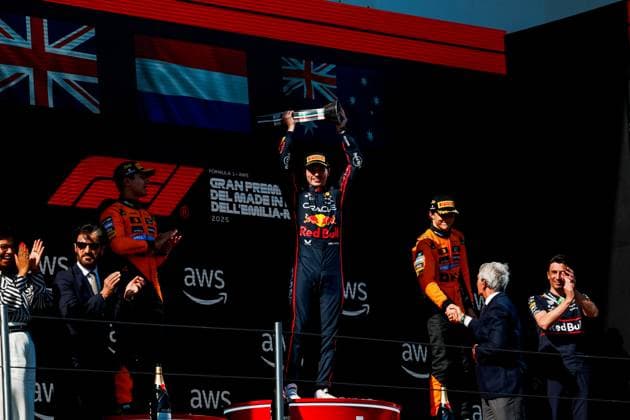 Formula 1 AWS Gran Premio del Made in Italy e dell Emilia-Romagna Alexis Perrin OVERTAKE MAXPPP - Imola 18 05 2025 01 VERSTAPPEN Max (nld), Red Bull Racing, portrait 81 PIASTRI Oscar (aus), McLaren F1 Team, portrait 04 NORRIS Lando (gbr), McLaren F1 Team, portrait podium, portrait during the Formula 1 AWS Gran Premio del Made in Italy e dell Emilia-Romagna Grand Prix 2025, the 7th round of the 2025 FIA Formula 1 World Championship, WM, Weltmeisterschaft on the Autodromo Internazionale Enzo e Dino Ferrari from May 15 to 18, 2025, in Imola, Italy Imola Italy Copyright: xOVERTAKE MAXPPPxAlexisxPerrinx OVT202505186470 OVT202505186470