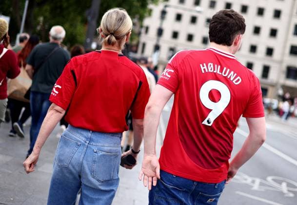 Manchester United, ManU fans seen around the city. Tottenham Hotspur v Manchester United, Europa League Final, Football, San Mames Stadium, Bilbao, Spain - 21 May 2025 EDITORIAL USE ONLY No use with unauthorised audio, video, data, fixture lists, club league logos or live services. Online in-match use limited to 120 images, no video emulation. No use in betting, games or single club league player publications. Copyright: xJamesxMarsh Shutterstockx 15312890i