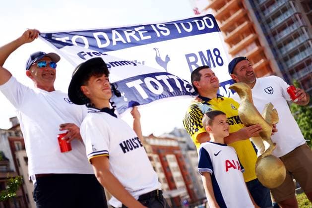 Tottenham fans seen around the city. Tottenham Hotspur v Manchester United, ManU Europa League Final, Football, San Mames Stadium, Bilbao, Spain - 21 May 2025 EDITORIAL USE ONLY No use with unauthorised audio, video, data, fixture lists, club league logos or live services. Online in-match use limited to 120 images, no video emulation. No use in betting, games or single club league player publications. Copyright: xJamesxMarsh Shutterstockx 15312890ad