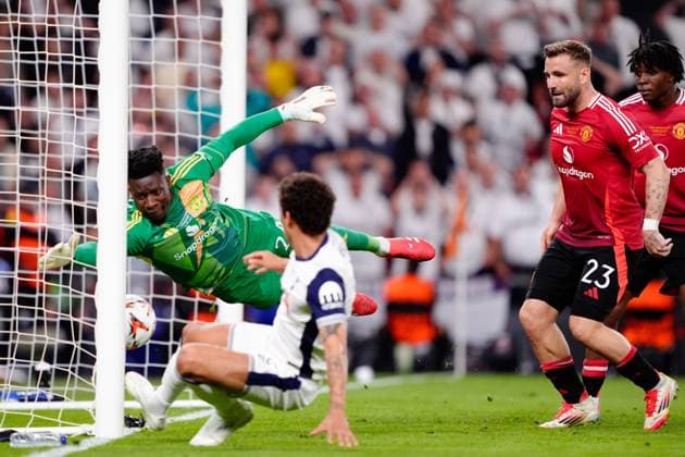 Luke Shaw of Manchester United, ManU appears to score an own goal but Brennan Johnson of Tottenham Hotspur claims the goal to make it 1-0 Tottenham Hotspur v Manchester United, Europa League Final, Football, San Mames Stadium, Bilbao, Spain - 21 May 2025 EDITORIAL USE ONLY No use with unauthorised audio, video, data, fixture lists, club league logos or live services. Online in-match use limited to 120 images, no video emulation. No use in betting, games or single club league player publications. Copyright: xGokhanxTaner Shutterstockx 15312892ds