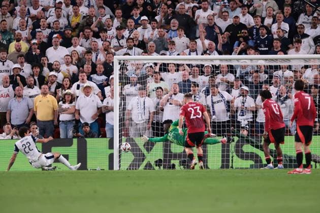 Bilbao, Spain, 21st May 2025. Brennan Johnson of Tottenham Hotspur FC scores to give the side a 1-0 lead during the Tottenham Hotspur vs Manchester United, ManU UEFA Europa League Final match at San Mames, Bilbao. Picture credit should read: Jonathan Moscrop Sportimage EDITORIAL USE ONLY. No use with unauthorised audio, video, data, fixture lists, club league logos or live services. Online in-match use limited to 120 images, no video emulation. No use in betting, games or single club league player publications. SPI_002_JM_TOTTENHAM_MANUTD_UEL_ SPI-3950-0002