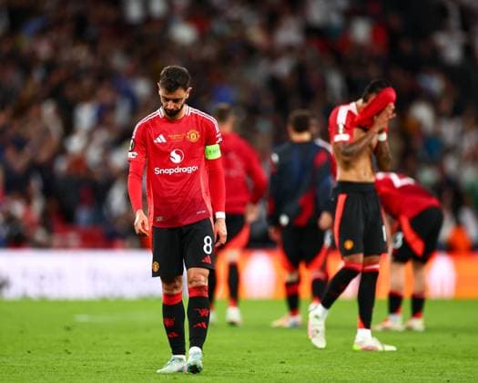 Bruno Fernandes of Manchester United, ManU appears dejected after the full time whistle Tottenham Hotspur v Manchester United, Europa League Final, Football, San Mames Stadium, Bilbao, Spain - 21 May 2025 EDITORIAL USE ONLY No use with unauthorised audio, video, data, fixture lists, club league logos or live services. Online in-match use limited to 120 images, no video emulation. No use in betting, games or single club league player publications. Copyright: xJamesxMarsh Shutterstockx 15312890ec